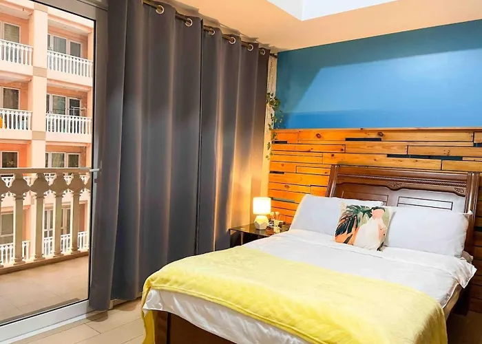 Elegant Condo Beside Venice Grand Canal #Vlra23J